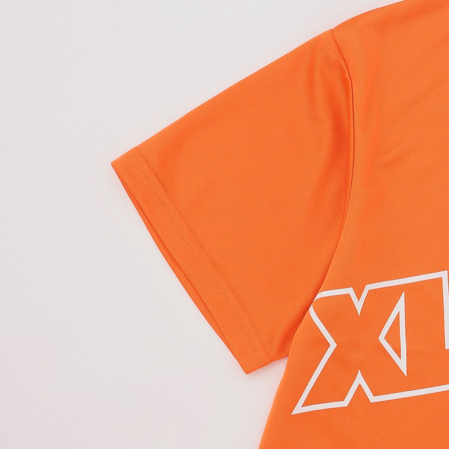 アウトラインロゴ半袖Tシャツ