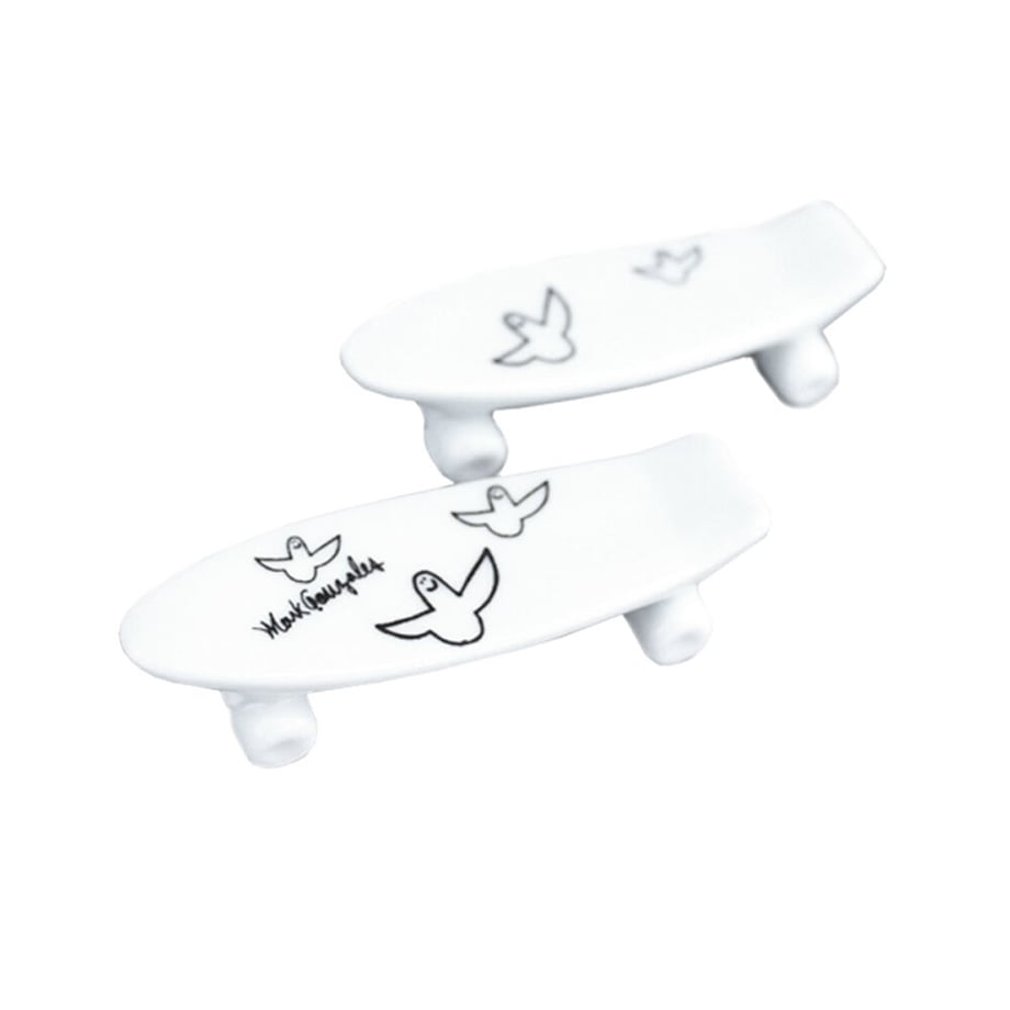 TALKY/Mark Gonzales / skate board chopstick rest